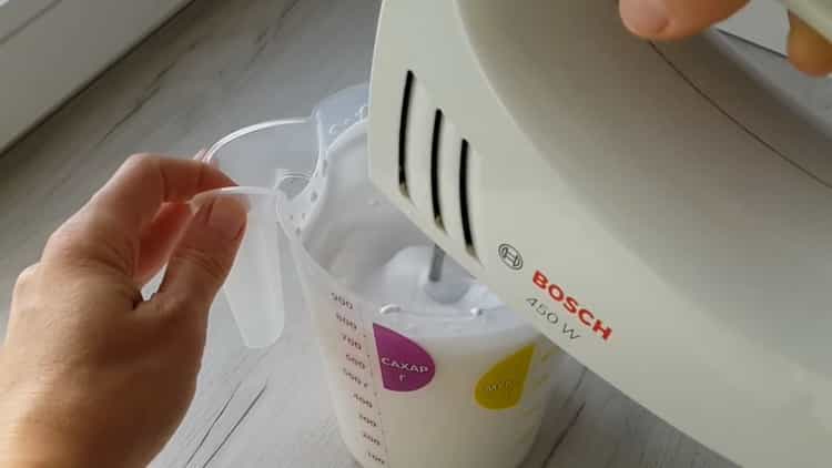 To make the mousse for the cake, whip the cream