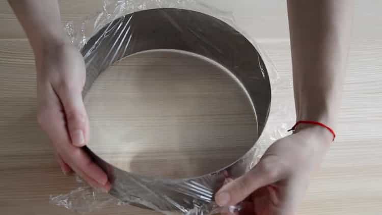 To prepare the cake, prepare the film