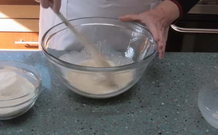 Cooking Stuffed Yeast Dough
