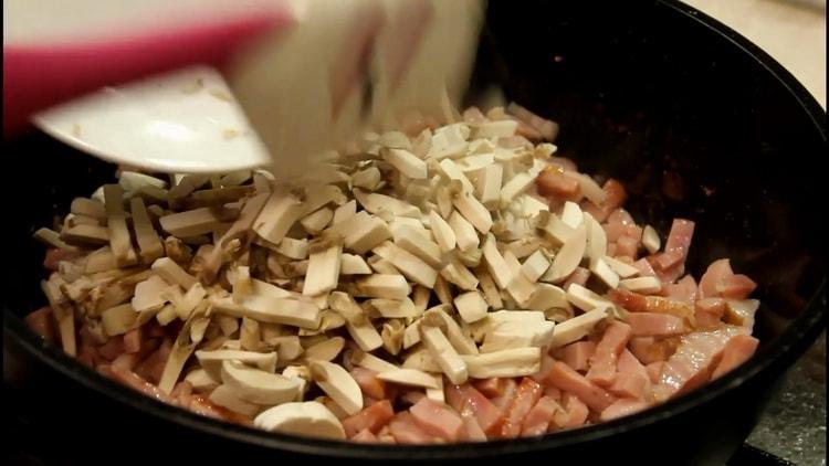 Fry the mushrooms to make a paste.