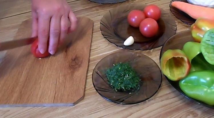 To make pepper, chop the tomatoes