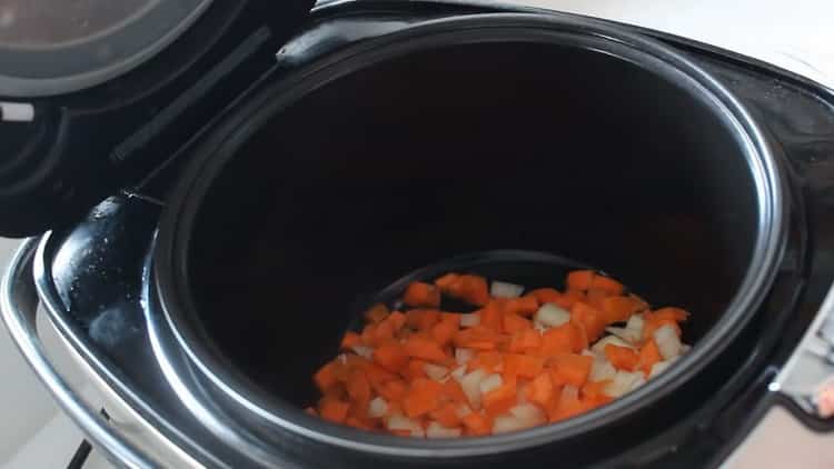 Fry vegetables to make pearl barley