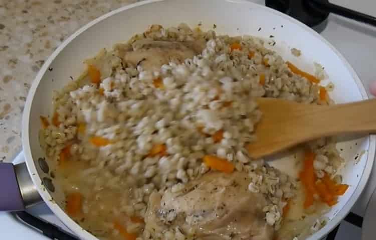 Add butter to make pearl barley with chicken