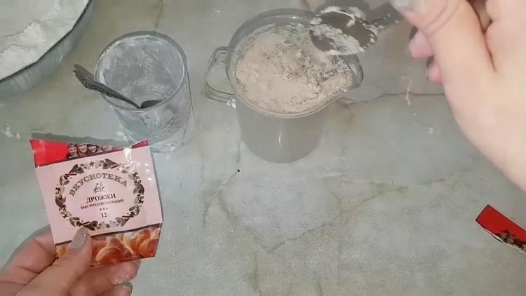 To prepare the pies in the oven, prepare the ingredients