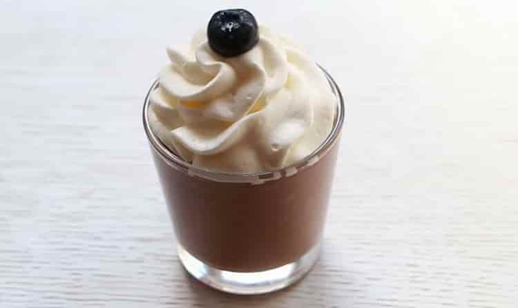 Delicious classic recipe chocolate pudding