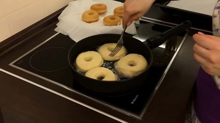 To make American donuts, sauté