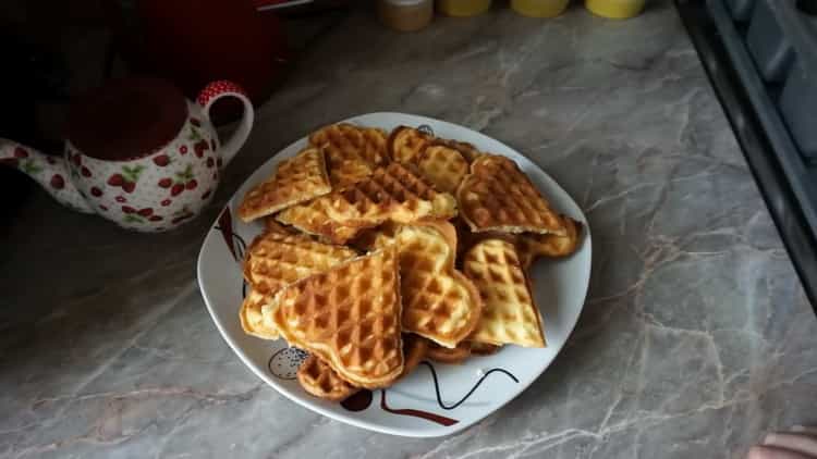 Crispy waffles for an electric waffle iron: a step-by-step recipe with a photo