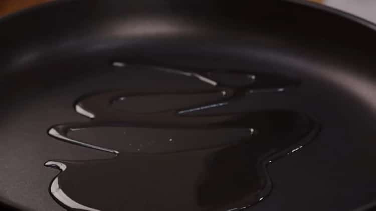 For the preparation of jclien. preheat the pan