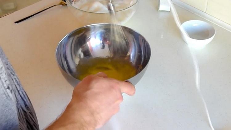 Beat the yolks to make a pudding.