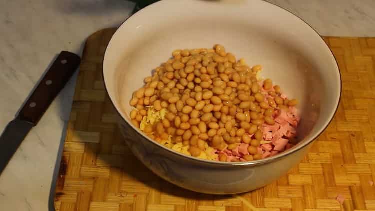 To prepare a salad, prepare all the ingredients