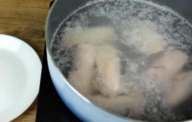 To prepare squid, prepare squid