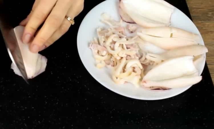 To make squid, cut the squid
