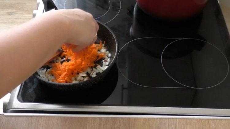 Fry carrots to make a salad