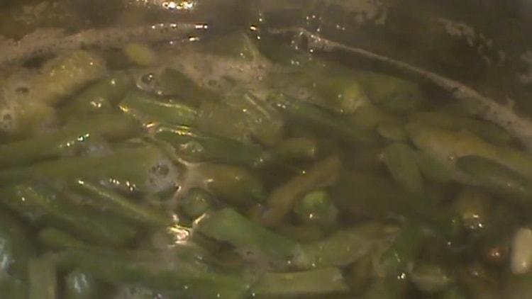 To prepare a salad, prepare the ingredients