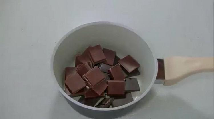 Cooking a sweet sausage from cookies