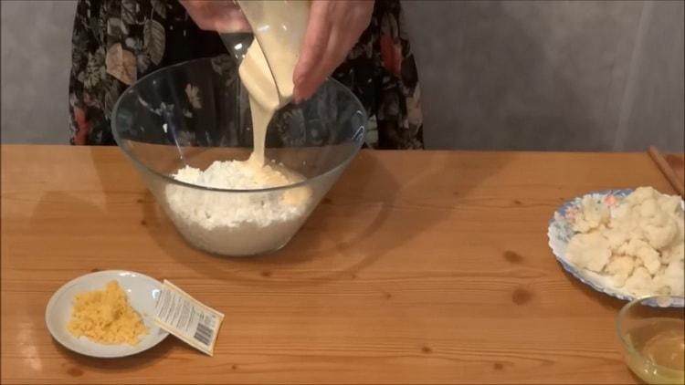 Mix the ingredients to make a pudding.