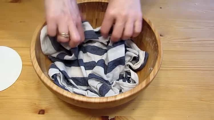 Place the dough for proofing