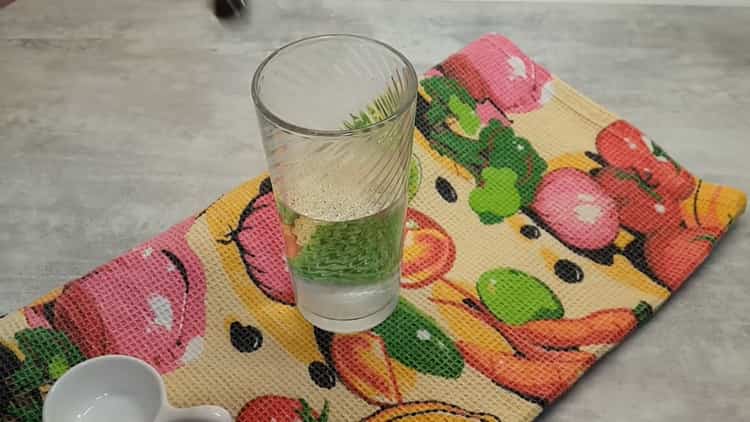 Cooking thin pizza yeast dough