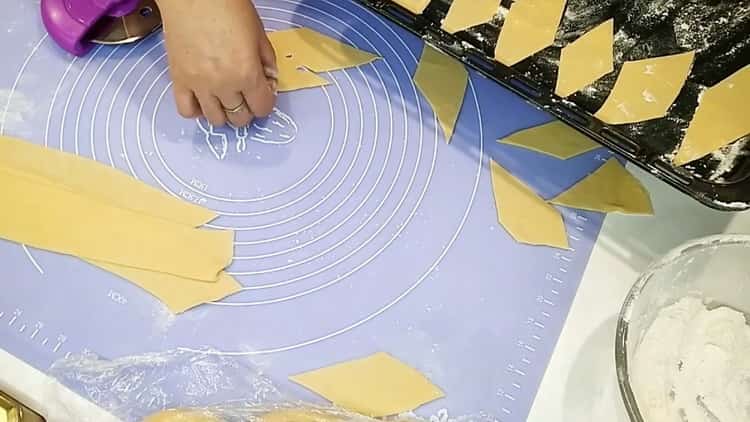 Cut rhombuses for cooking