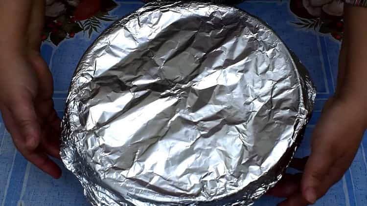 To prepare the dough, prepare the foil