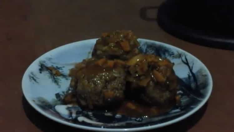 How to learn to cook delicious meatballs from minced meat
