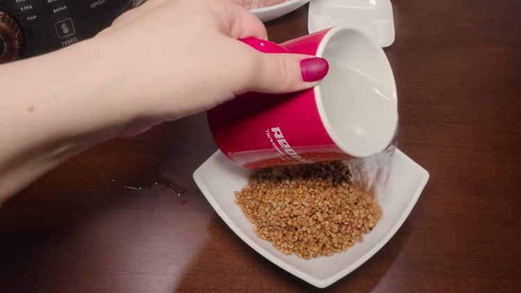 Cooking meatballs for a couple in a slow cooker