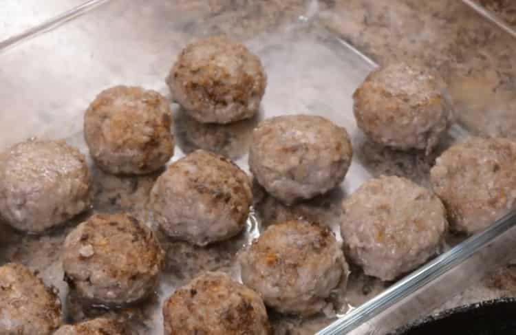 To prepare meatballs, prepare a form