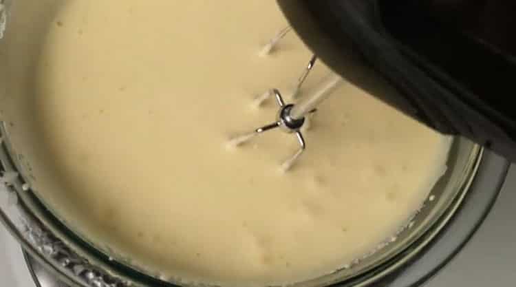 Making ice cream cake