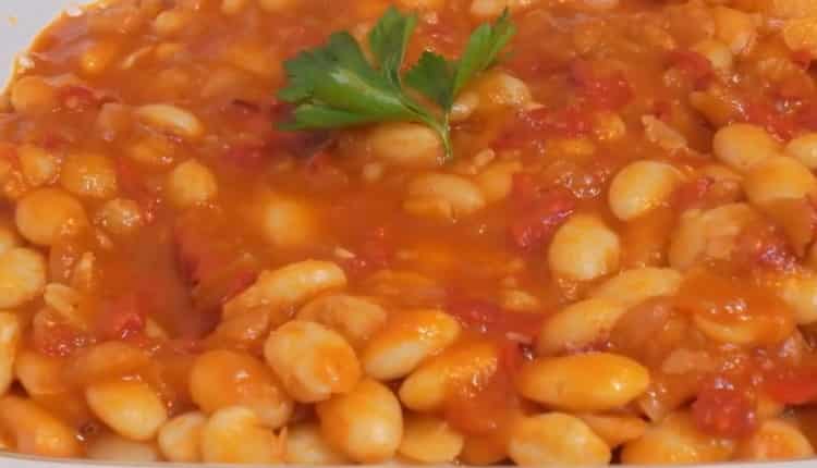 beans in tomato sauce is ready