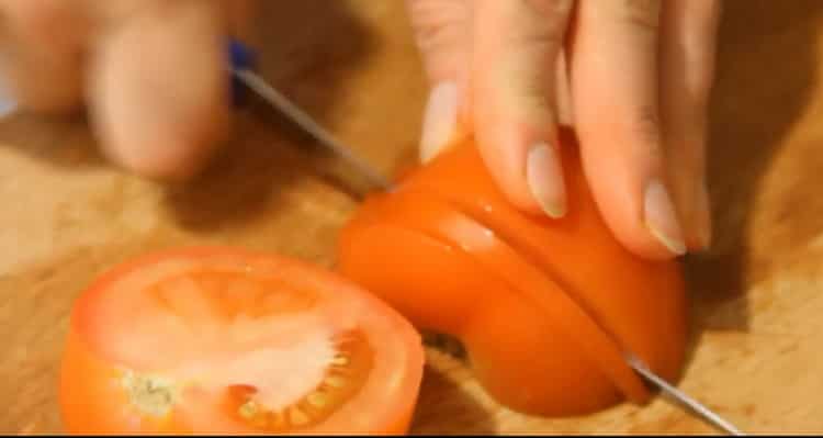 For cooking, chop the tomatoes