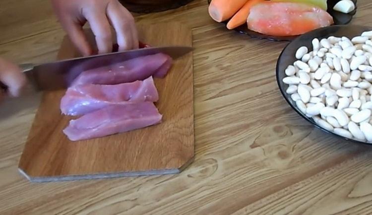 To prepare the beans, prepare the ingredients