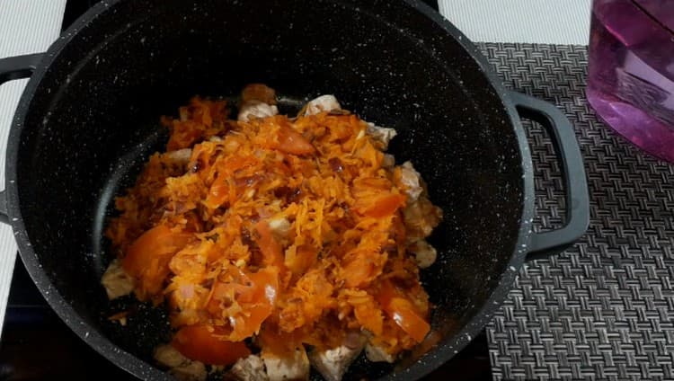 We shift the vegetable frying in a cauldron for meat.