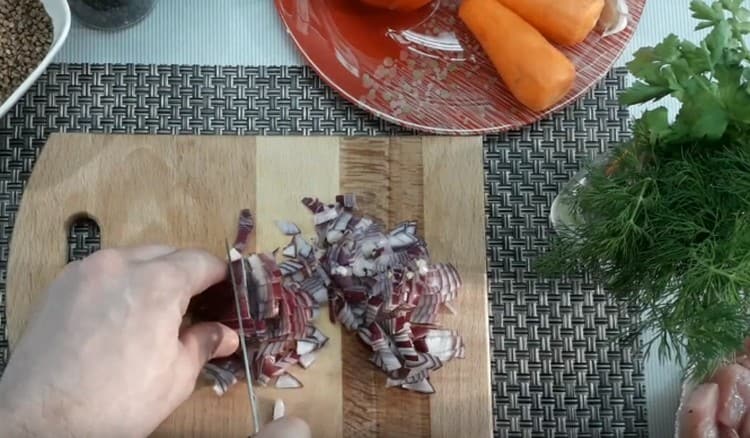 Finely chop the onion.