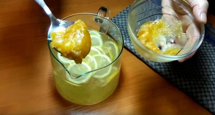 When the tea has cooled a little, add honey to it.