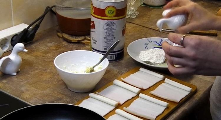 Add flour and salt to the egg.