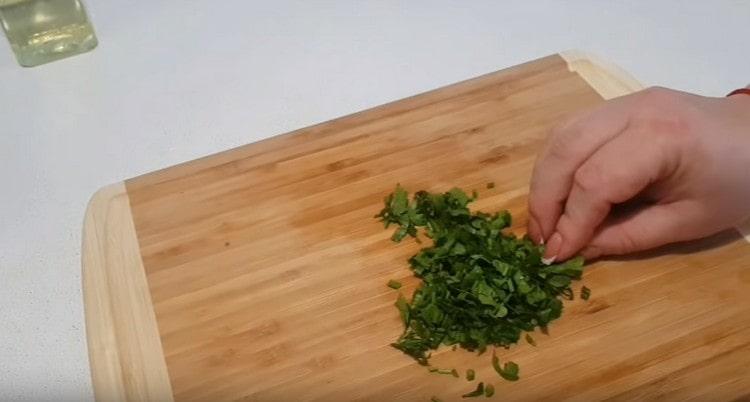 Grind the parsley.