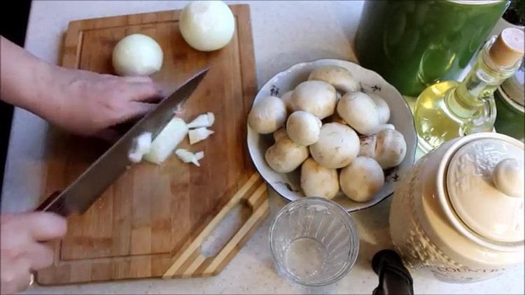 Cooking buckwheat with mushrooms