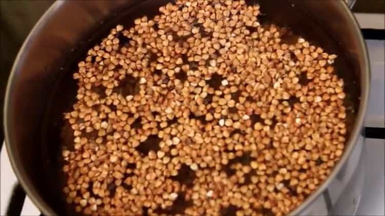 To make buckwheat, fry the ingredients
