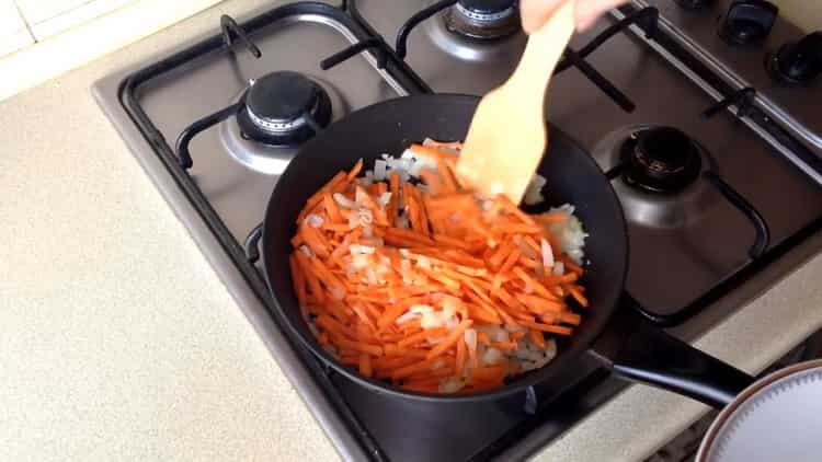 Fry vegetables for cooking