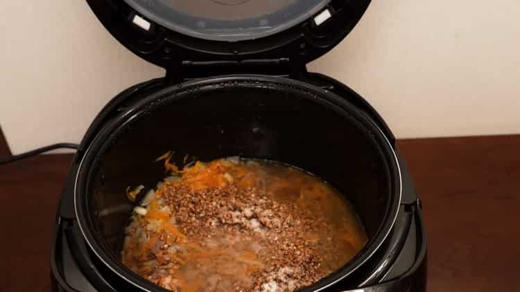 Mix the ingredients to cook.