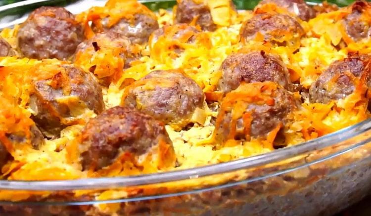 buckwheat with minced meat in the oven is ready