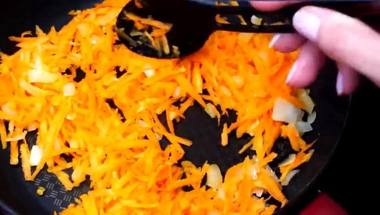 To make buckwheat, fry vegetables