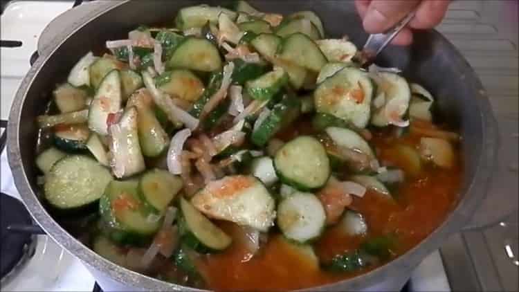 To mix lecho mix the ingredients