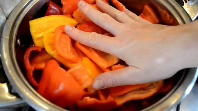 To mix lecho mix the ingredients