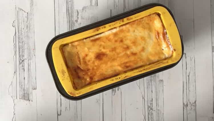 Semolina pudding step by step recipe with photo