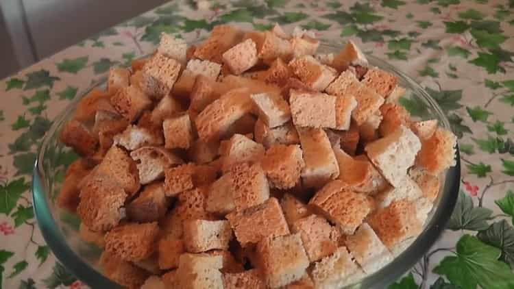 white bread crumbs in the oven are ready