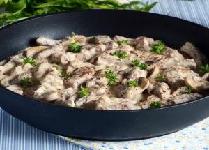 Delicious beef stroganoff with mushrooms - cook at home