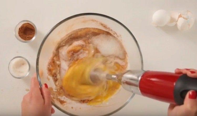 Beat the filling with a mixer.