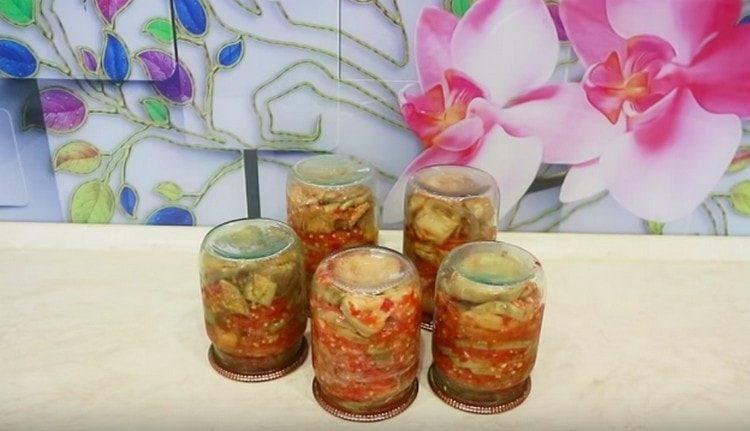 After seaming, turn the cans upside down.