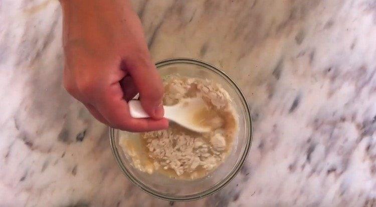 Add the flour and mix the dough.